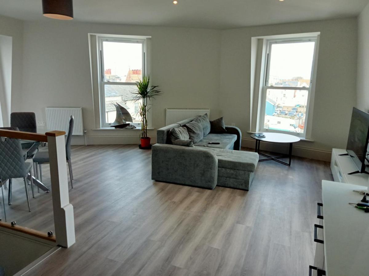 Glorious Duplex Holiday Apartment By The Sea Bognor Regis Exterior photo